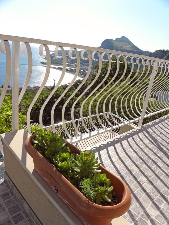 Holiday Home Figa Omiš Pokój zdjęcie