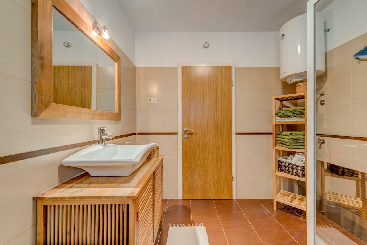 Holiday Home Figa Omiš Zewnętrze zdjęcie