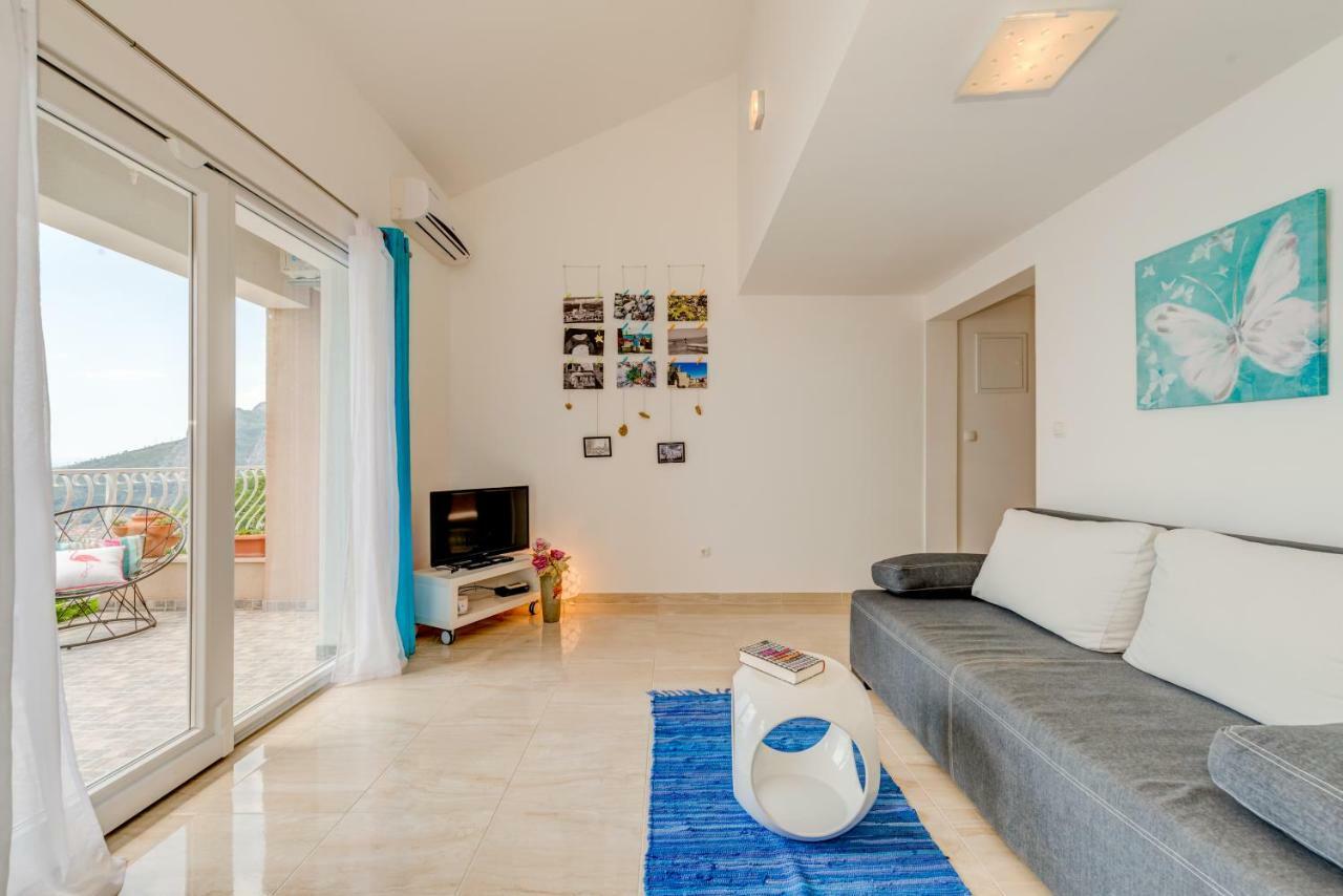 Holiday Home Figa Omiš Zewnętrze zdjęcie