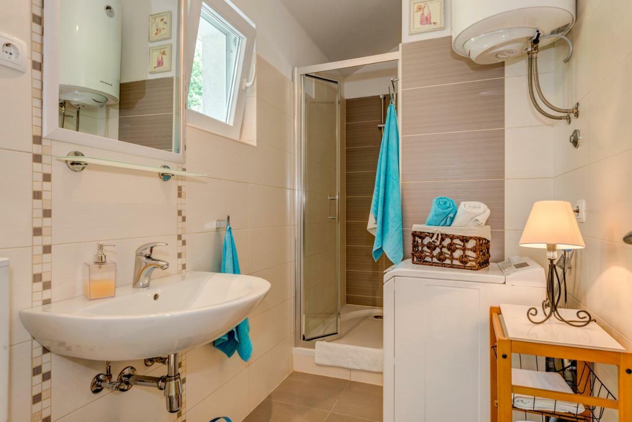 Holiday Home Figa Omiš Zewnętrze zdjęcie