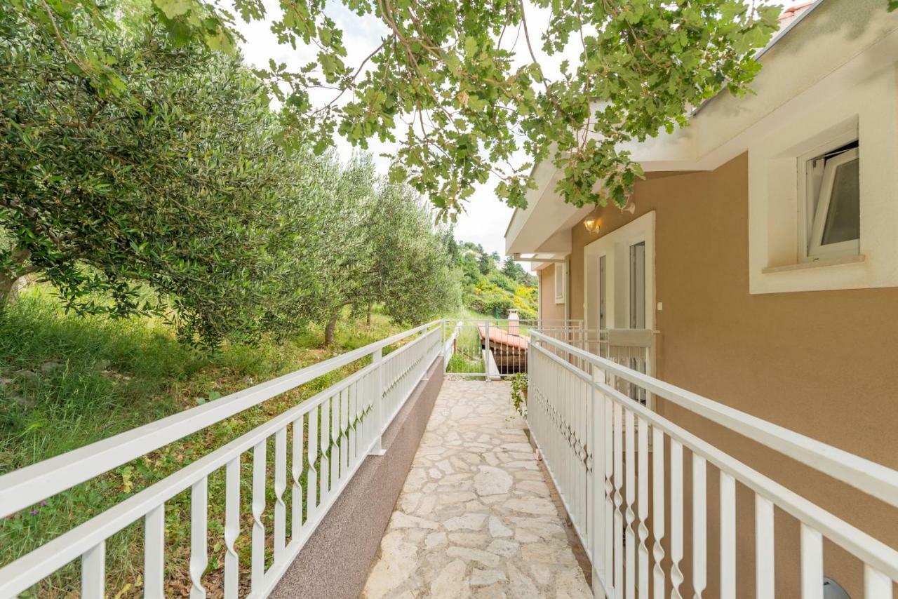 Holiday Home Figa Omiš Zewnętrze zdjęcie